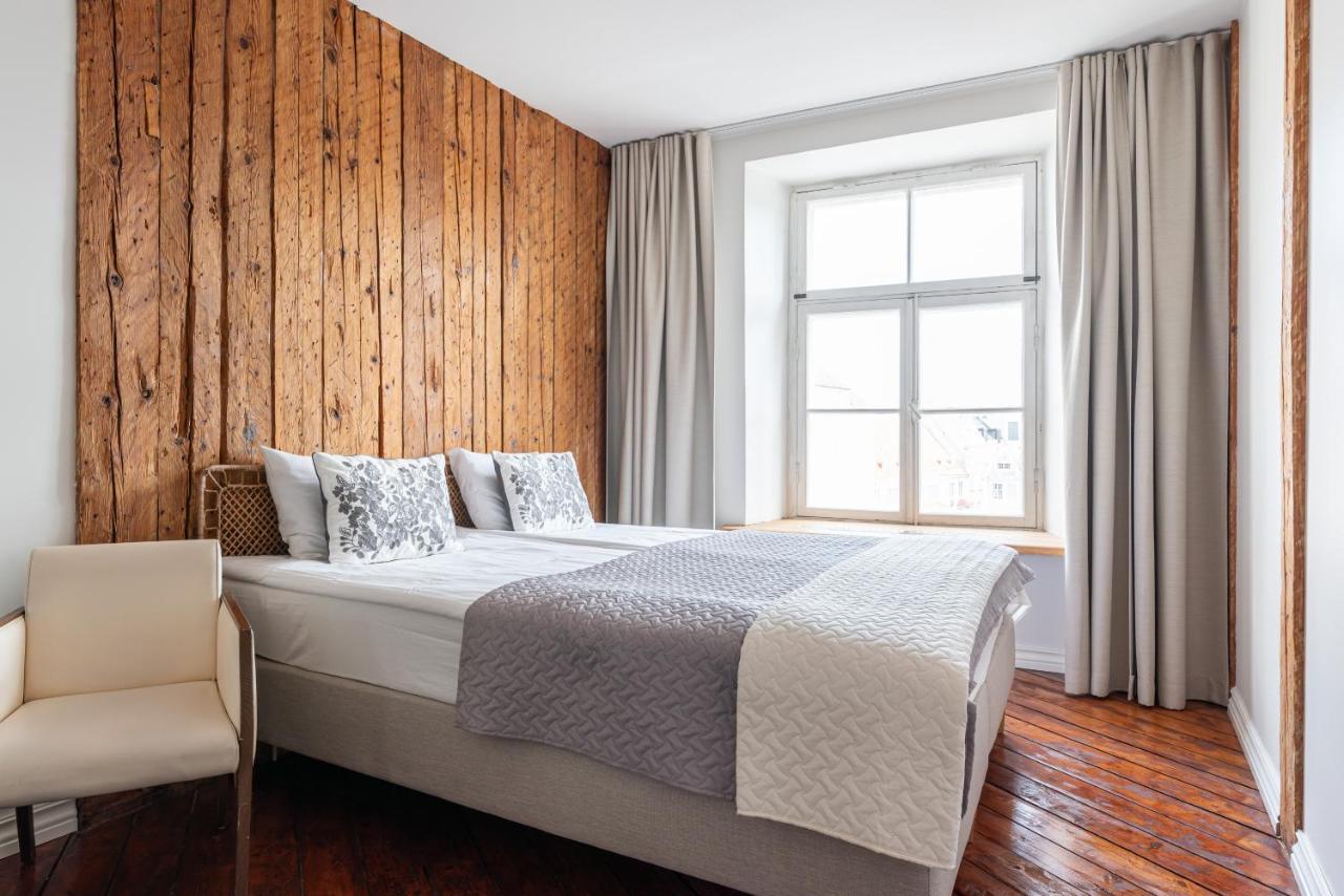 Old Town - Boutique Hall Square Apartment Tallinn Dış mekan fotoğraf