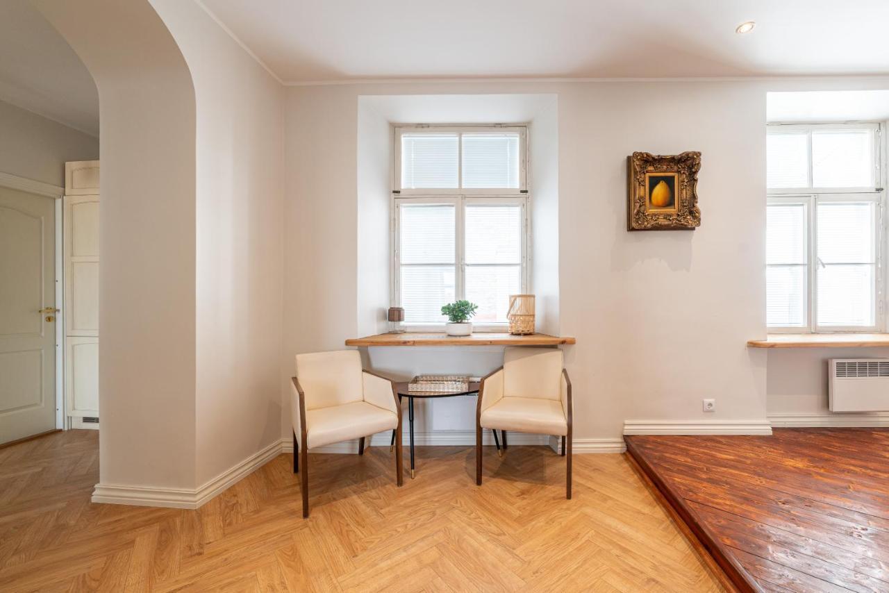 Old Town - Boutique Hall Square Apartment Tallinn Dış mekan fotoğraf